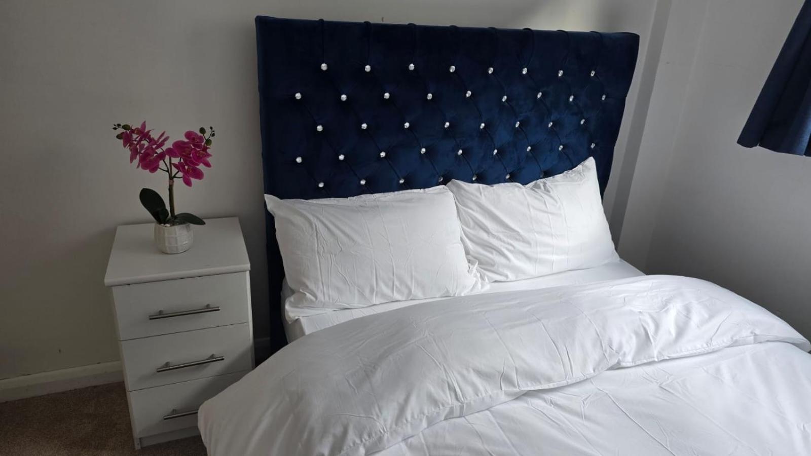 Luxury Green 1 Bed City Centre Apartment Close To Mailbox,Bullring, Broad Street For Leisure And Families Бирмингам Екстериор снимка